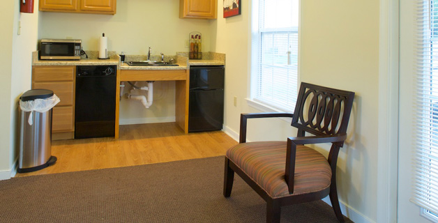 Apartment Features include 2 and 3 bedroom, up to 1,140 sq. ft., kitchen with gas range, new energy efficient windows, large bedrooms with great closets, spacious updated bathrooms, fenced private patio off living room, washer and dryer available